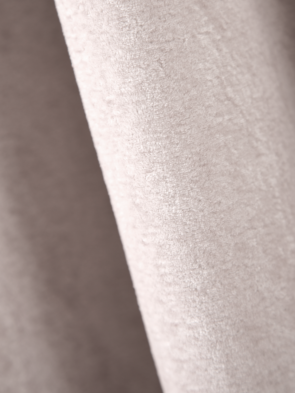 Elowen  Swatches